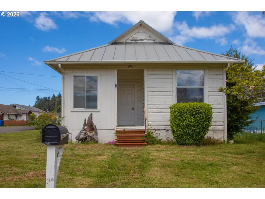 1891 Dogwood Ave, Reedsport, OR 97467 - #2