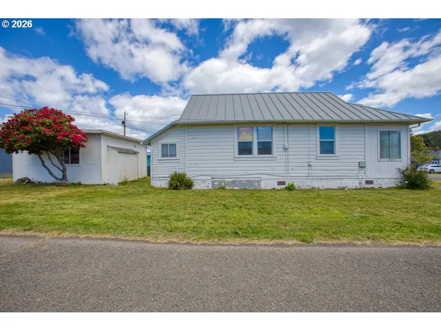 1891 Dogwood Ave, Reedsport, OR 97467 - #3