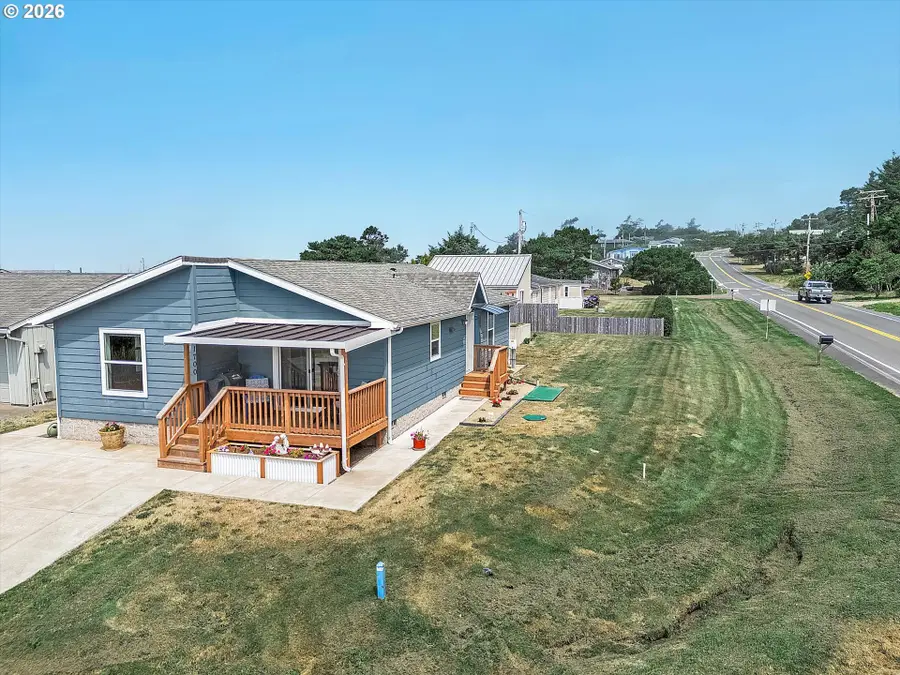 1700 NW Westward Ho St, Waldport, OR 97394 - #2