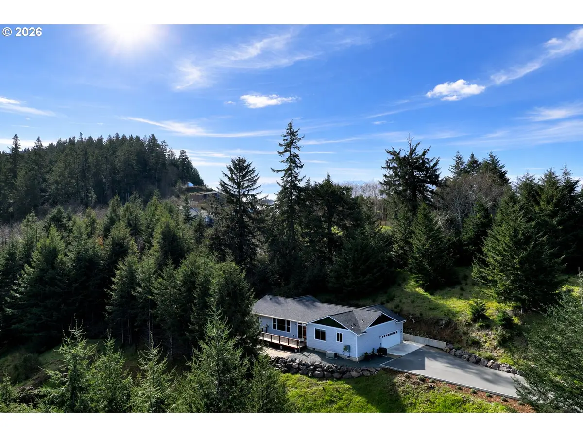 98205 Sunforest Ct, Brookings, OR 97415 - #1