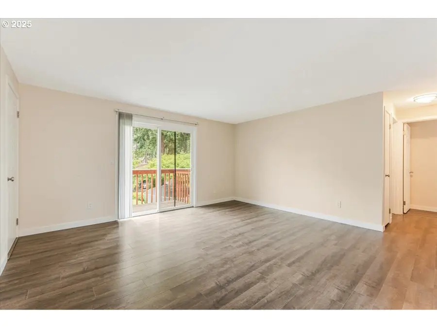 16825 SE Powell Blvd, Portland, OR 97236 - Image #3