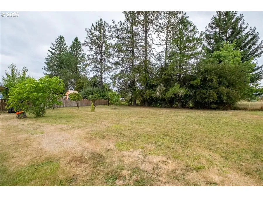 4624 Kalmia St, Sweet Home, OR 97386 - #3