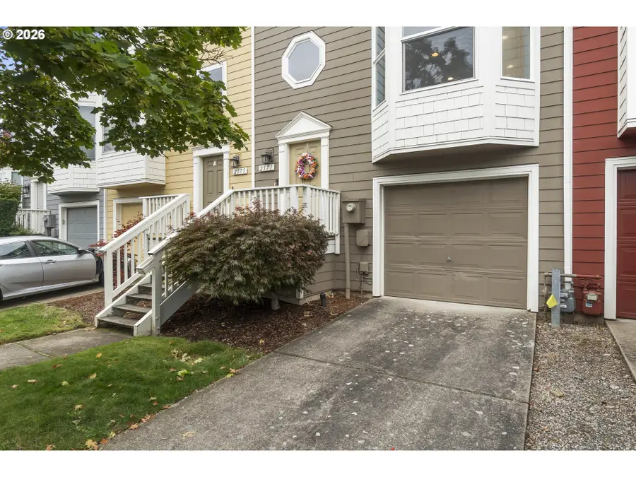 2571 NW 1st Dr, Gresham, OR 97030 - #2