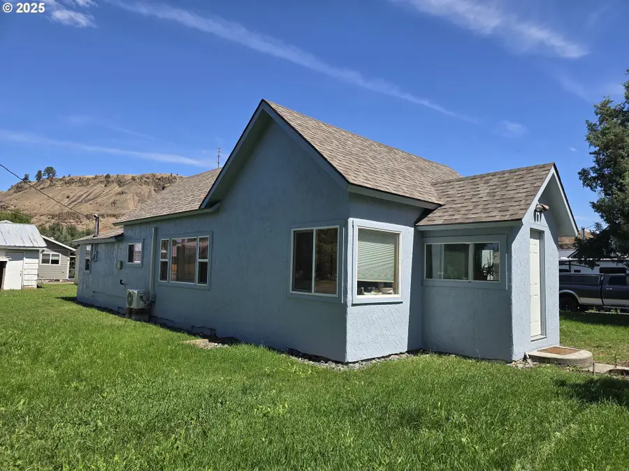 107 W 4th St, Wallowa, OR 97885 - Image #2