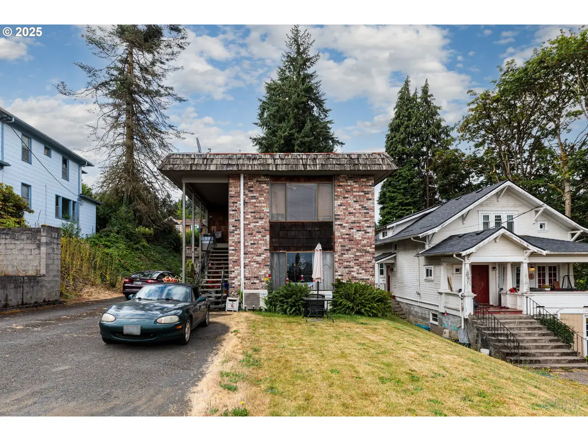 110 W C St, Rainier, OR 97048 - Image #1