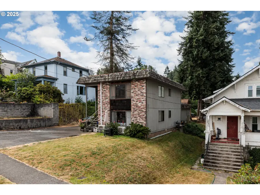 110 W C St, Rainier, OR 97048 - Image #2