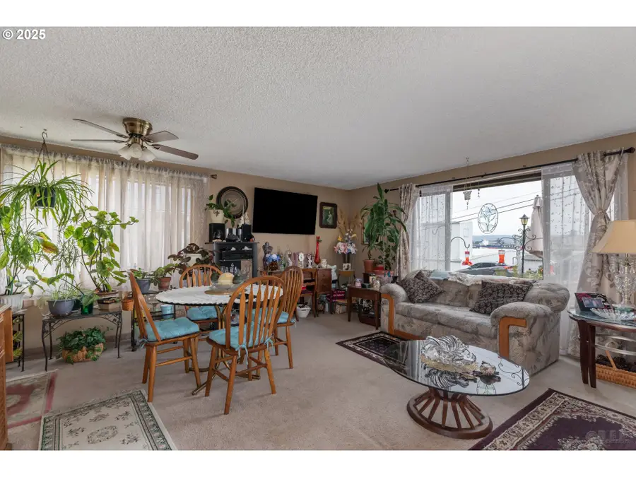 110 W C St, Rainier, OR 97048 - Image #3