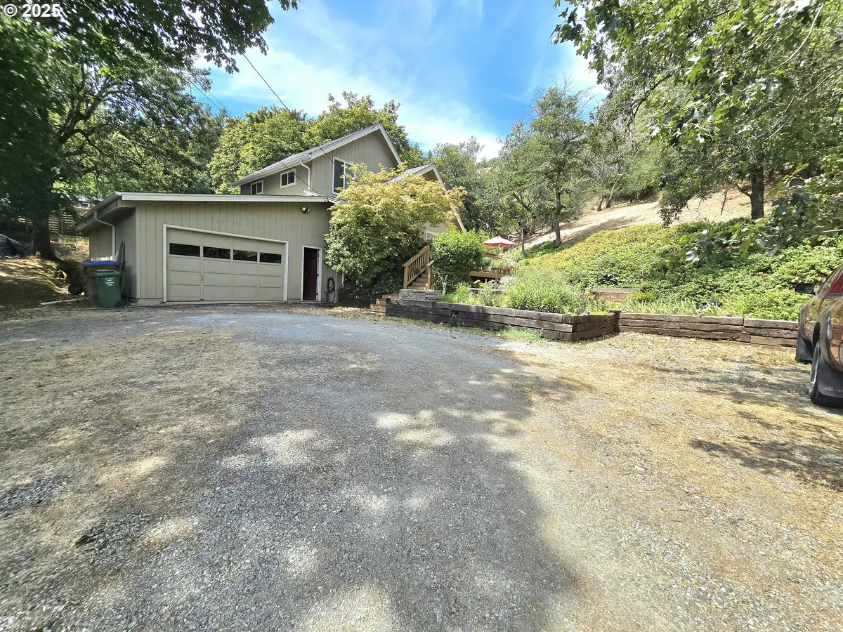 728 NW Morrison Ave, Myrtle Creek, OR 97457 - Image #1