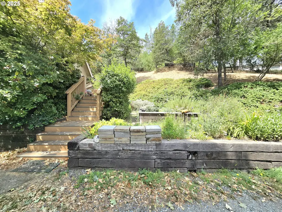 728 NW Morrison Ave, Myrtle Creek, OR 97457 - Image #3