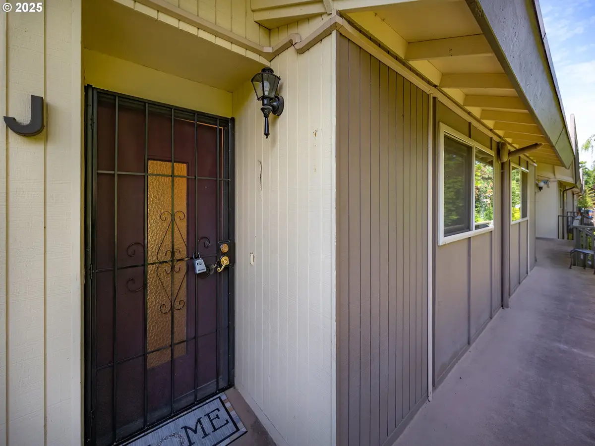 4059 Donald St #J, Eugene, OR 97405 - Image #1