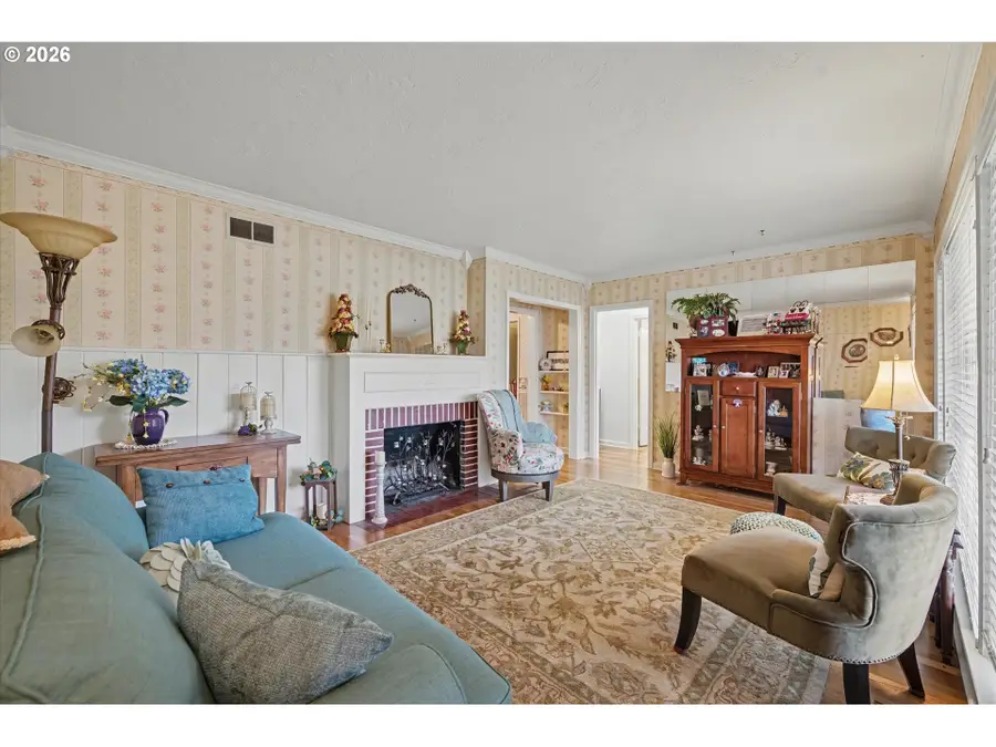 1414 19th Ave, Longview, WA 98632 - Image #2