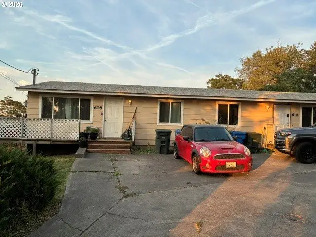 608 SE 7th St, Pendleton, OR 97801 - #1
