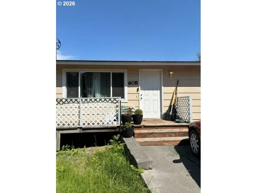 608 SE 7th St, Pendleton, OR 97801 - #2