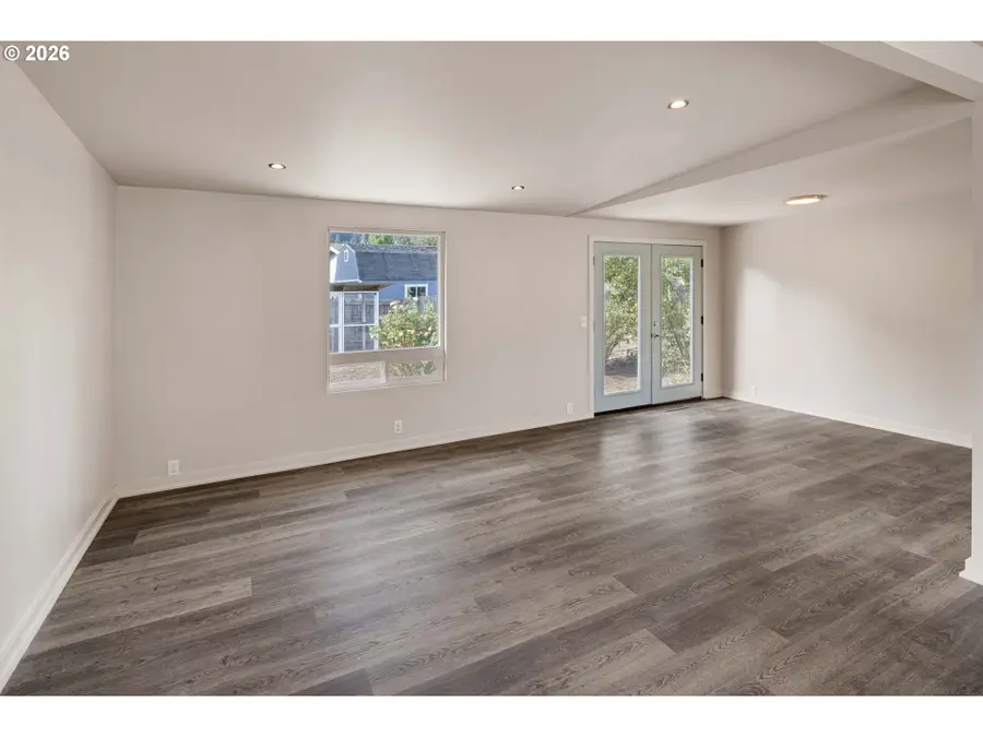 3786 Kevington Ave, Eugene, OR 97405 - #3