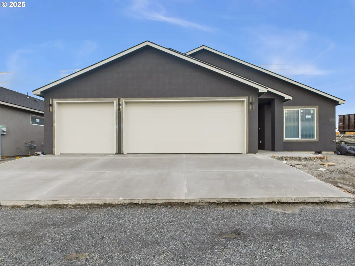 897 E Autumn Ave, Hermiston, OR 97838 - Image #1