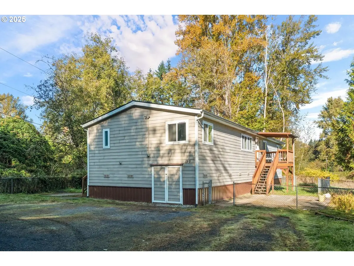 196 Ostrander Rd, Kelso, WA 98626 - Image #1