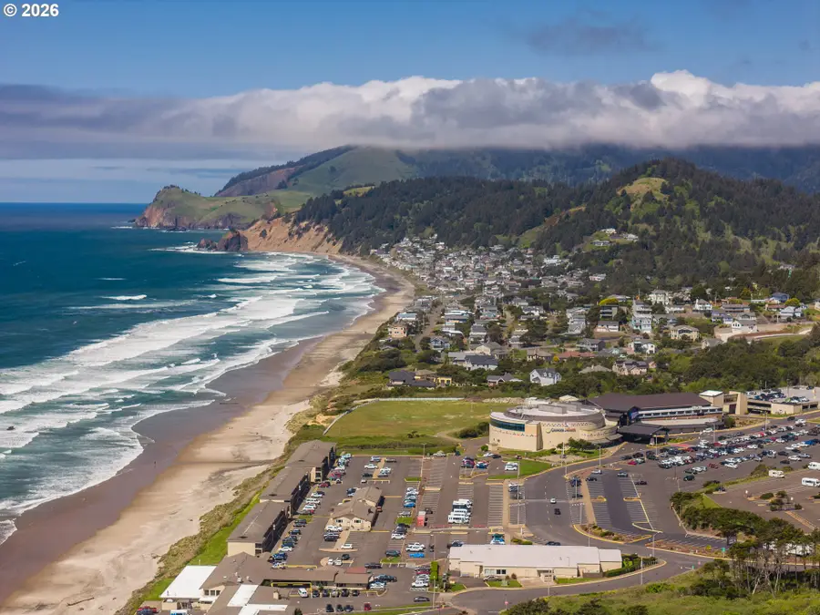 1844 NW 33rd St, Lincoln City, OR 97367 - #3