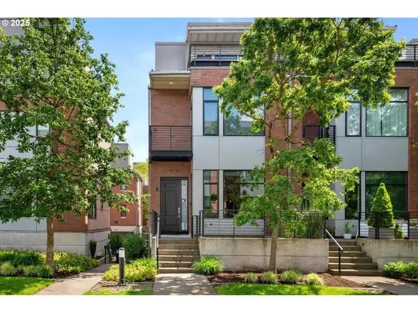 1634 NW Riverscape St, Portland, OR 97209