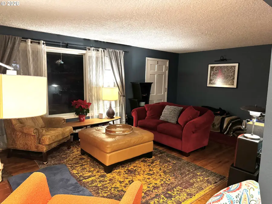 321 E 27th St, Vancouver, WA 98663 - #2