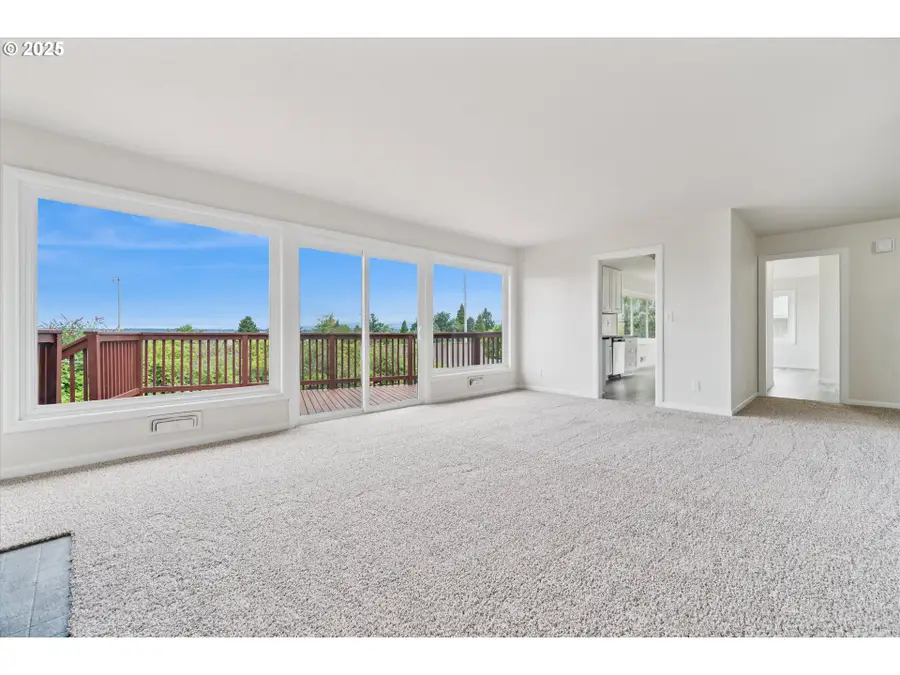 12115 NE Fargo Ct, Portland, OR 97220 - Image #3