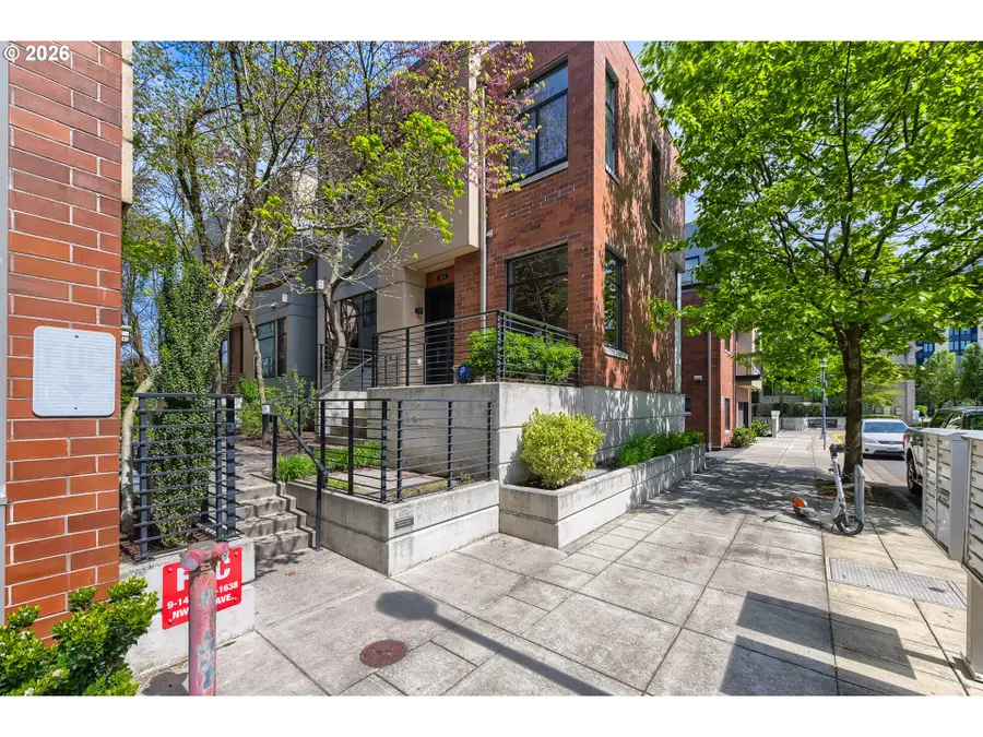 1616 NW Riverscape St, Portland, OR 97209 - #3