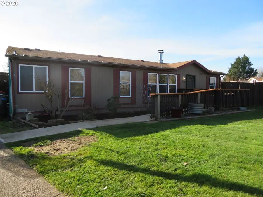 1674 SW Richard Ct, McMinnville, OR 97128 - Image #2