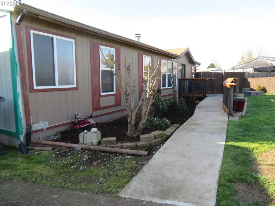 1674 SW Richard Ct, McMinnville, OR 97128 - Image #3