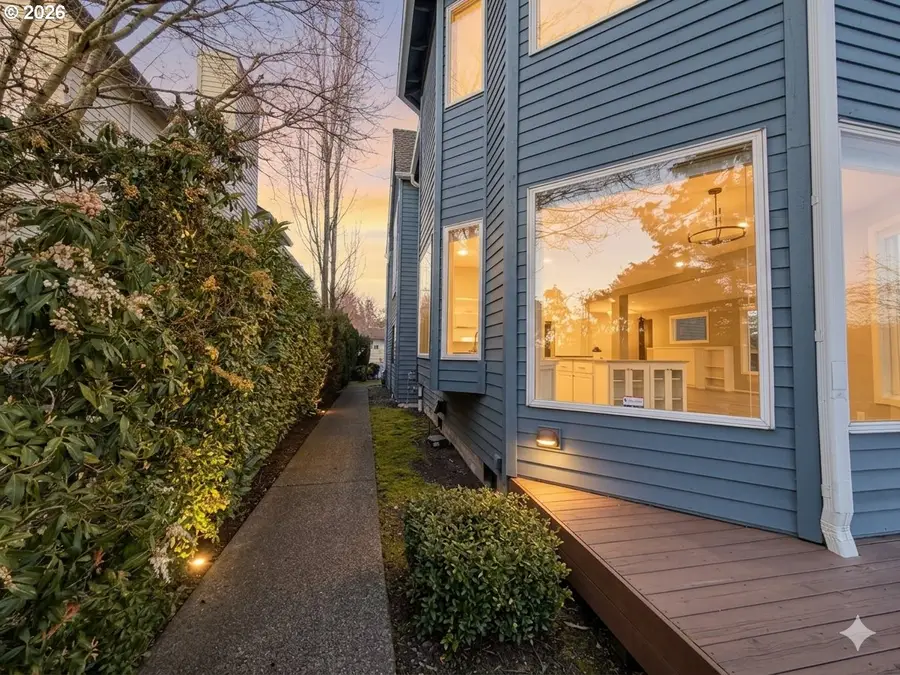 230 N Lotus Isle Dr, Portland, OR 97217 - #3