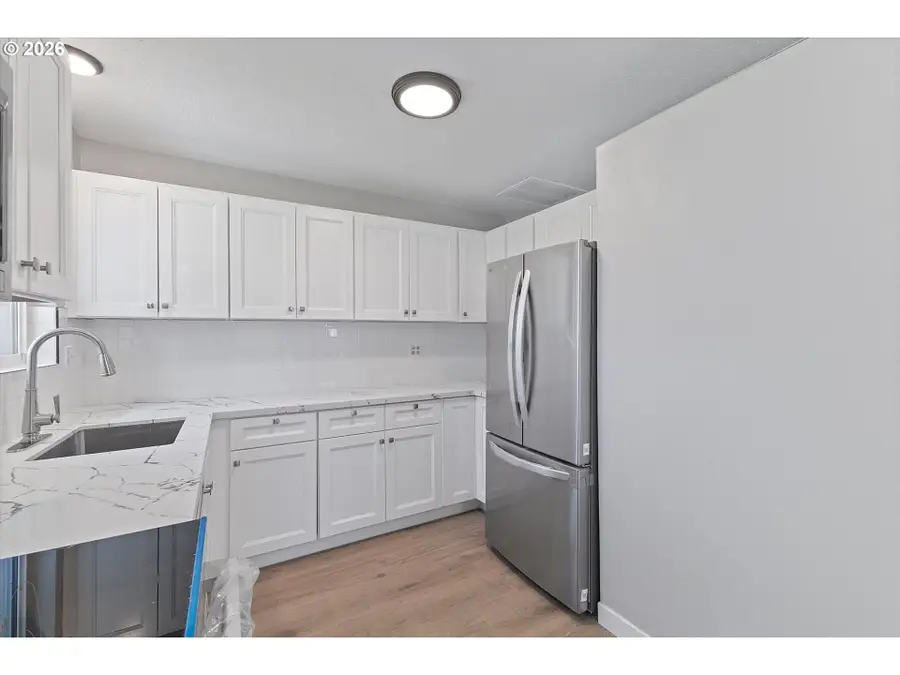 8930 SE Crystal Springs Blvd, Portland, OR 97266 - #2