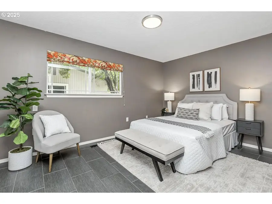 16175 SW Royalty Pkwy, King City, OR 97224 - Image #3