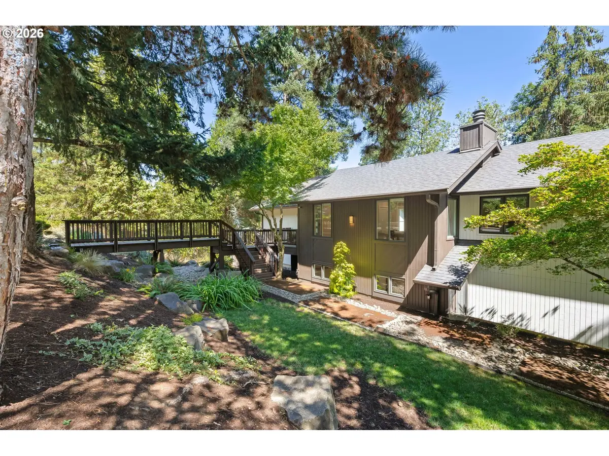 27 Marlboro Ln, Eugene, OR 97405 - #1
