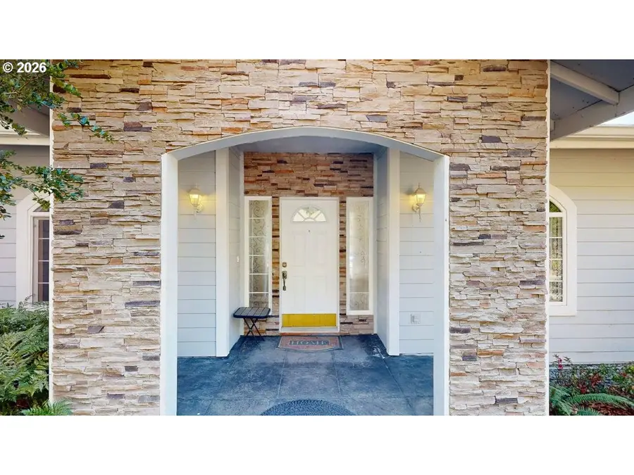 925 Brooke Ln, Brookings, OR 97415 - Image #2