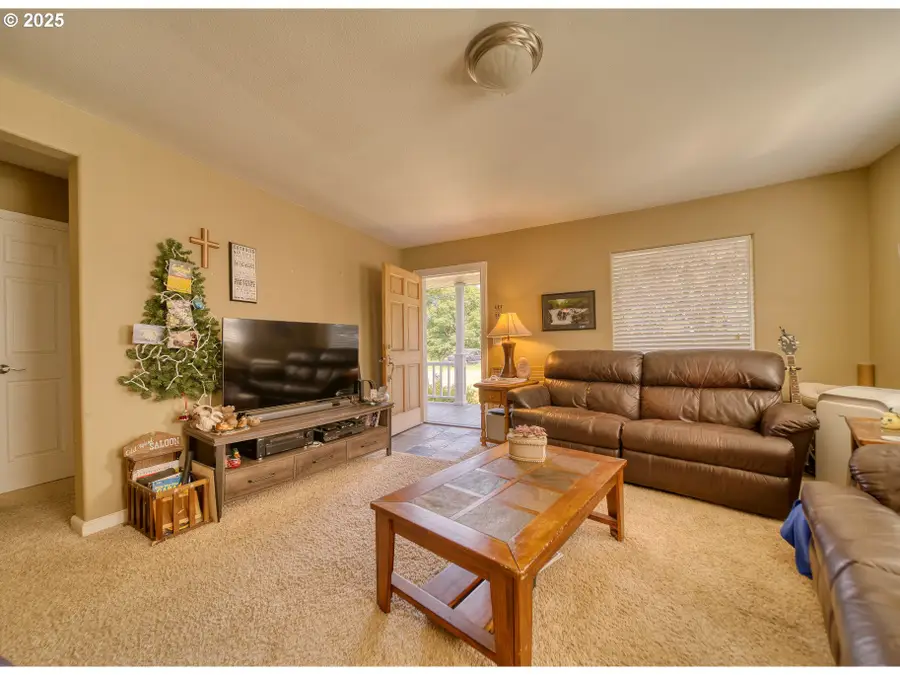 33812 Berg Rd, Warren, OR 97053 - Image #3