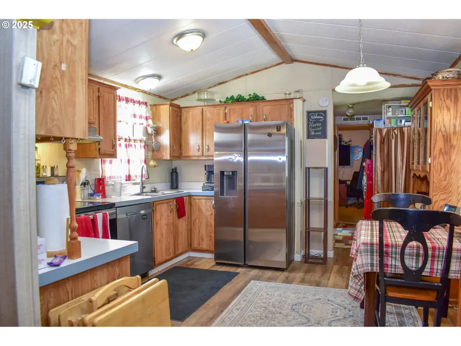 4425 W Main St #31, Medford, OR 97501 - Image #2