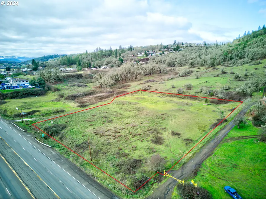 3110 NE Diamond Lake Blvd, Roseburg, OR 97470 - Image #3