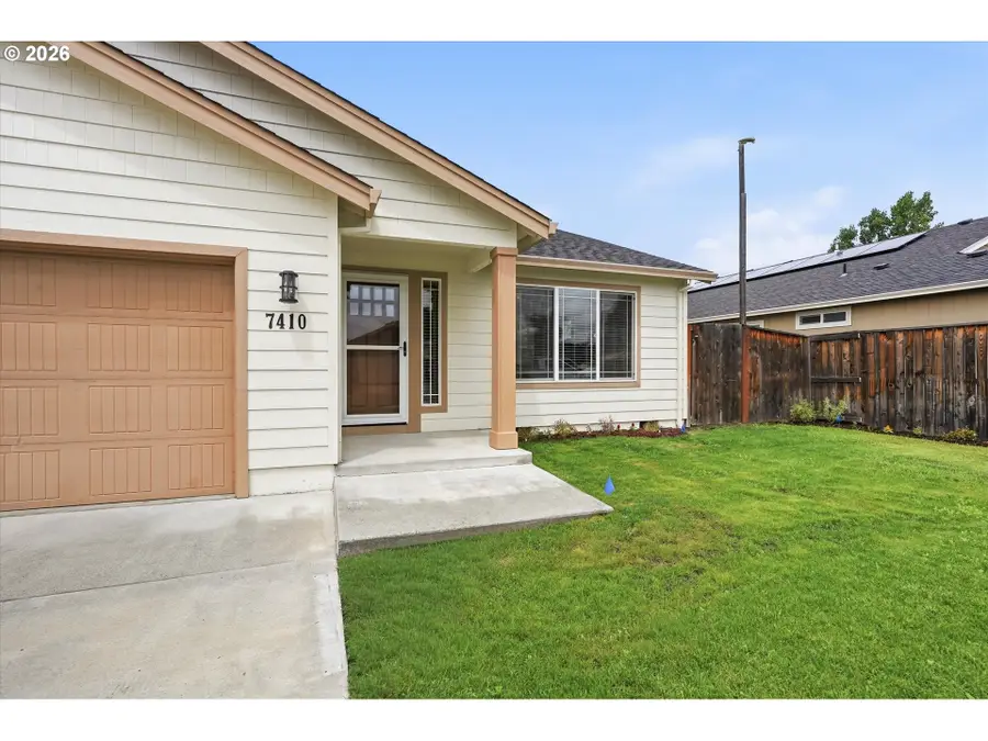 7410 Desert View Dr, White City, OR 97503 - #3