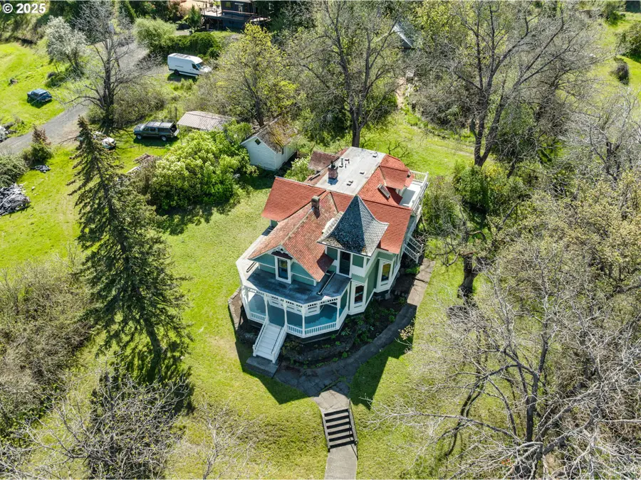 704 3rd Ave, Mosier, OR 97040 - Image #2