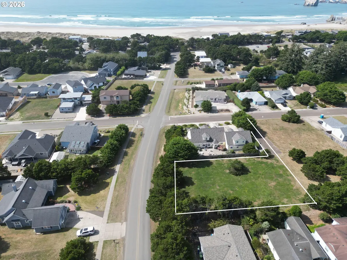 2993 Lincoln Ave Sw, Bandon, OR 97411 - #1