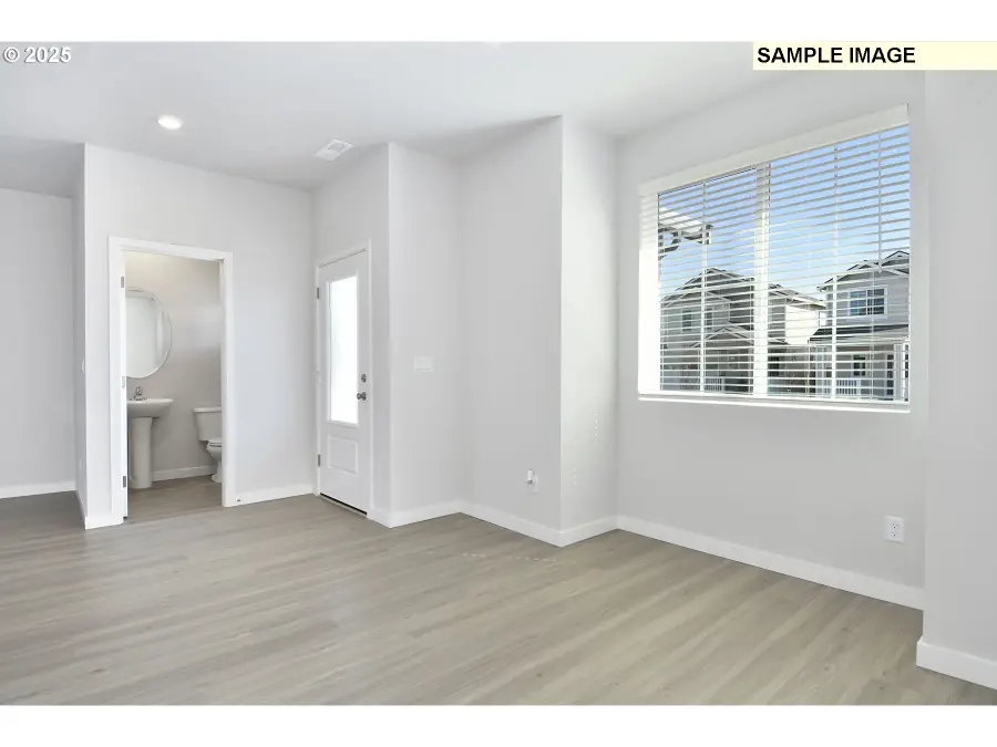 1161 Parkside Ave, Woodburn, OR 97071 - #3