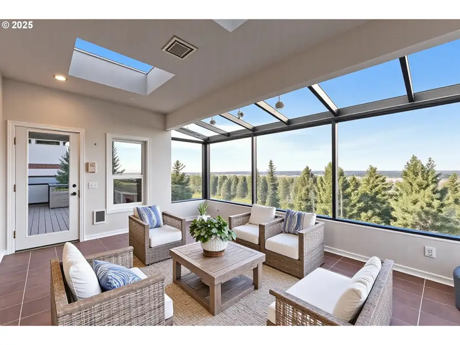 9101 NE Cliff St, Portland, OR 97220 - Image #2