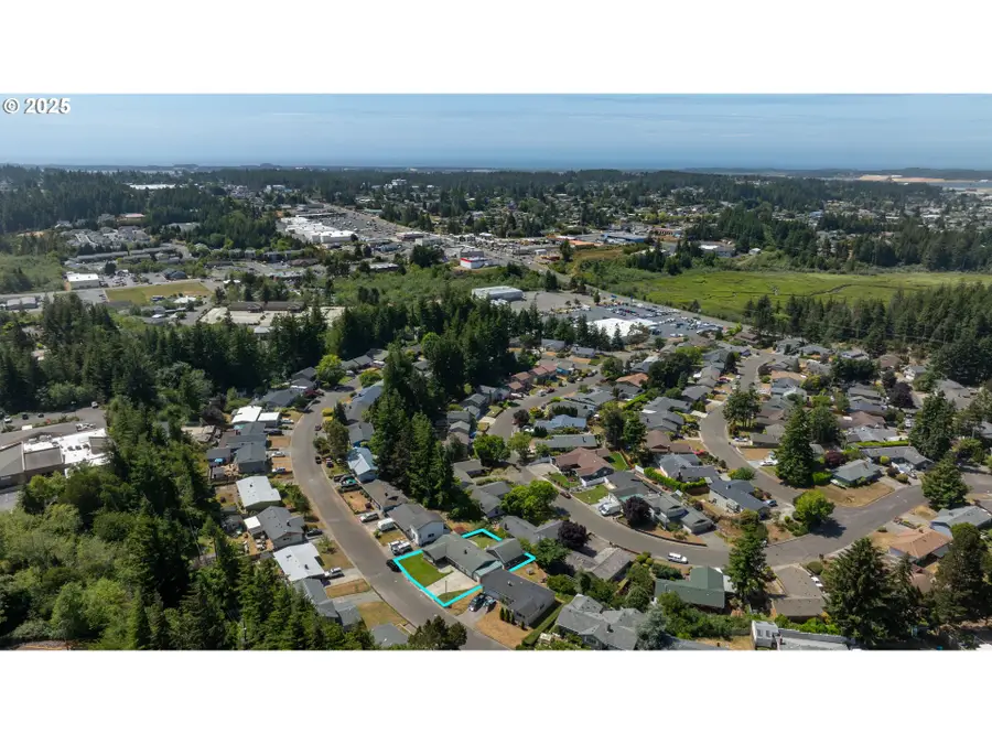 3840 Vista Dr, North Bend, OR 97459 - #2