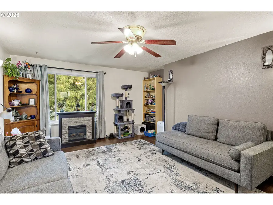 2133 NW Watters St, Roseburg, OR 97471 - Image #2