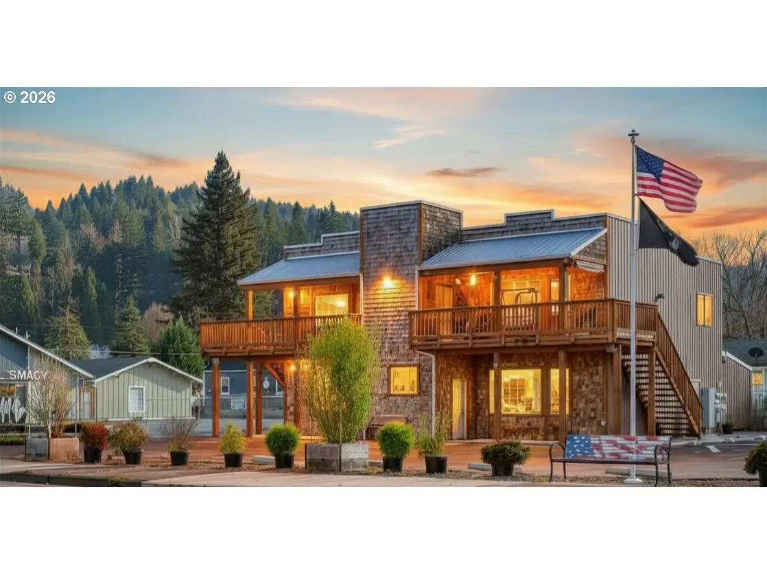 1601 E Main St, Cottage Grove, OR 97424 - #1