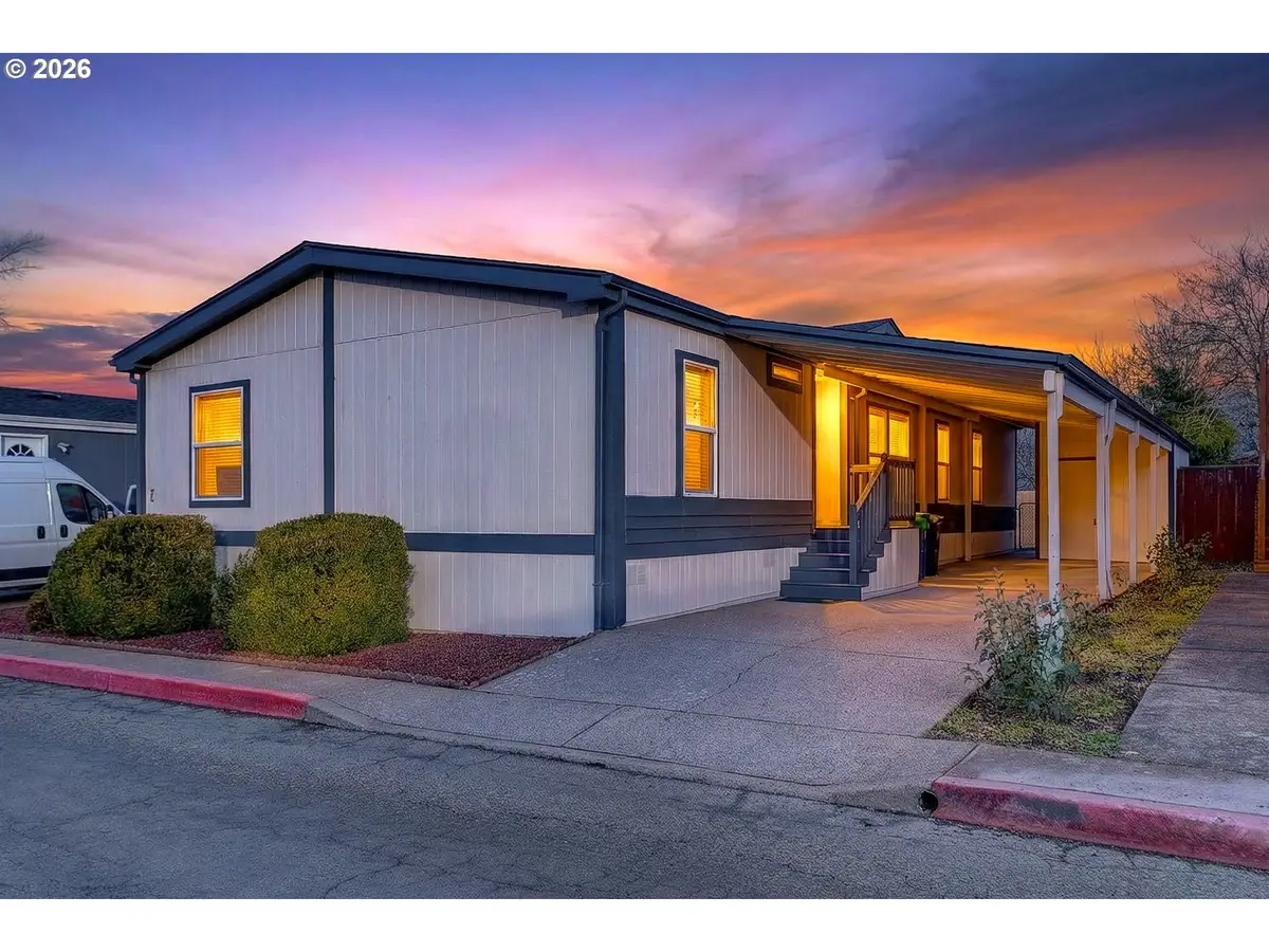 1949 SE Palmquist Rd #7, Gresham, OR 97080 - Image #1