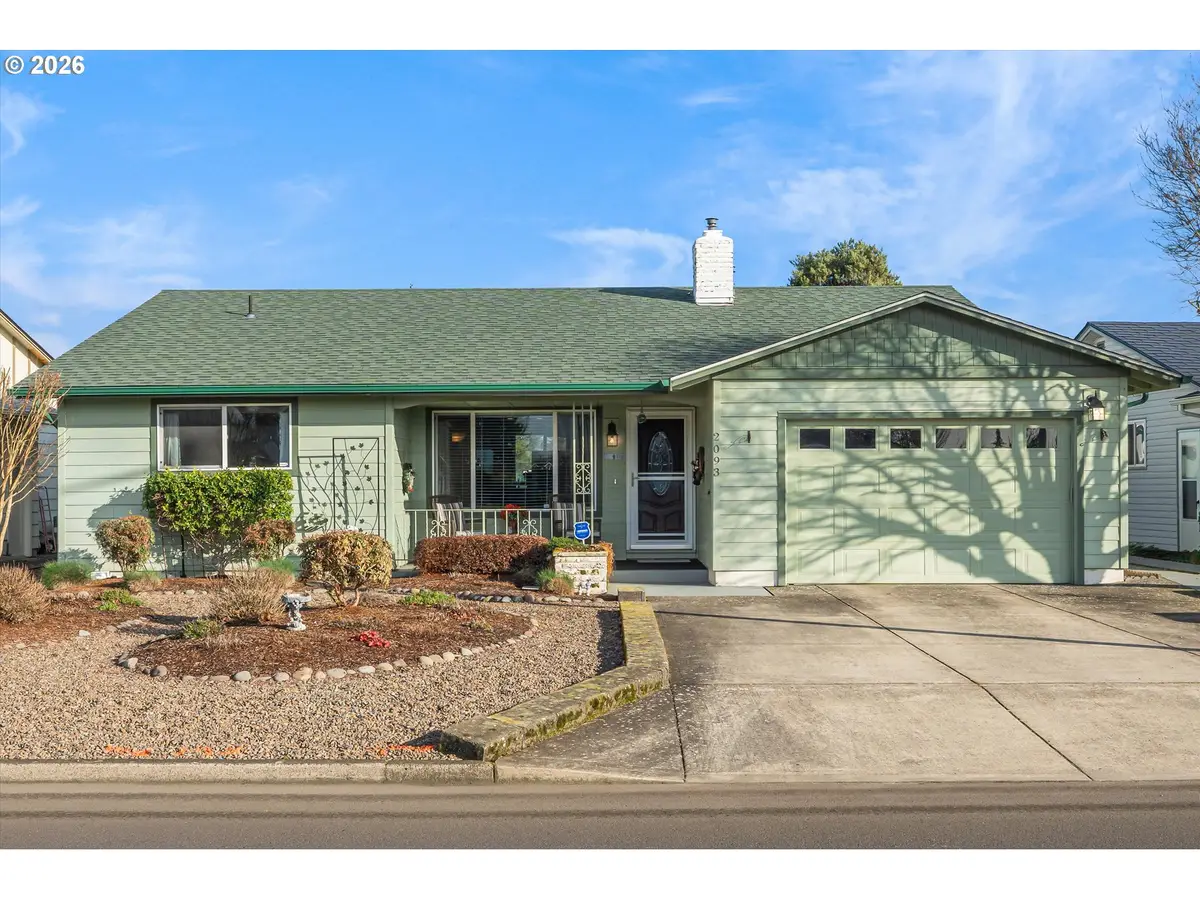 2093 W Hayes St, Woodburn, OR 97071 - Image #1