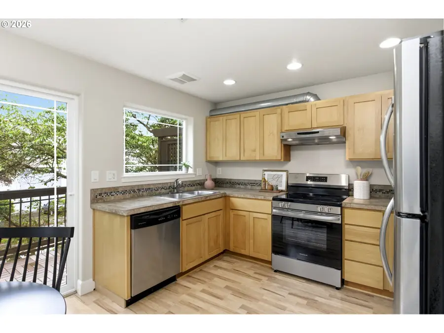6747 N Salem Ave, Portland, OR 97203 - #2