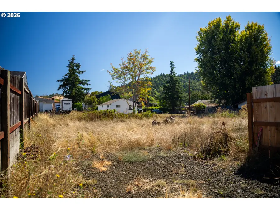 0 NE Flagg St, Roseburg, OR 97470 - #3