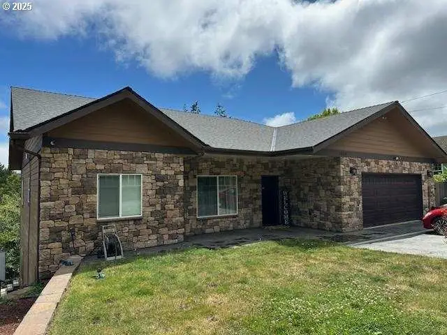 1118 S 11th St, Coos Bay, OR 97420 - Image #1