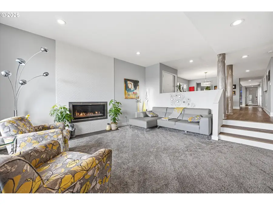 401 N Tomahawk Island Dr #18, Portland, OR 97217 - #3