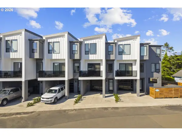 280 NW Huckleberry St #6, Waldport, OR 97394